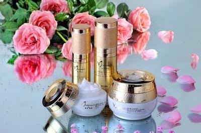 3折批發英國、法國及鄭明明品牌化妝品，深圳市妮爾貝化妝品公司供應